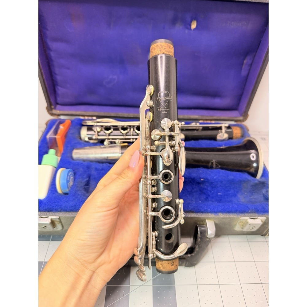 Vintage Normandy Reso-Tone USA Bb Clarinet with Original Leblanc Case - Picture 2 of 15